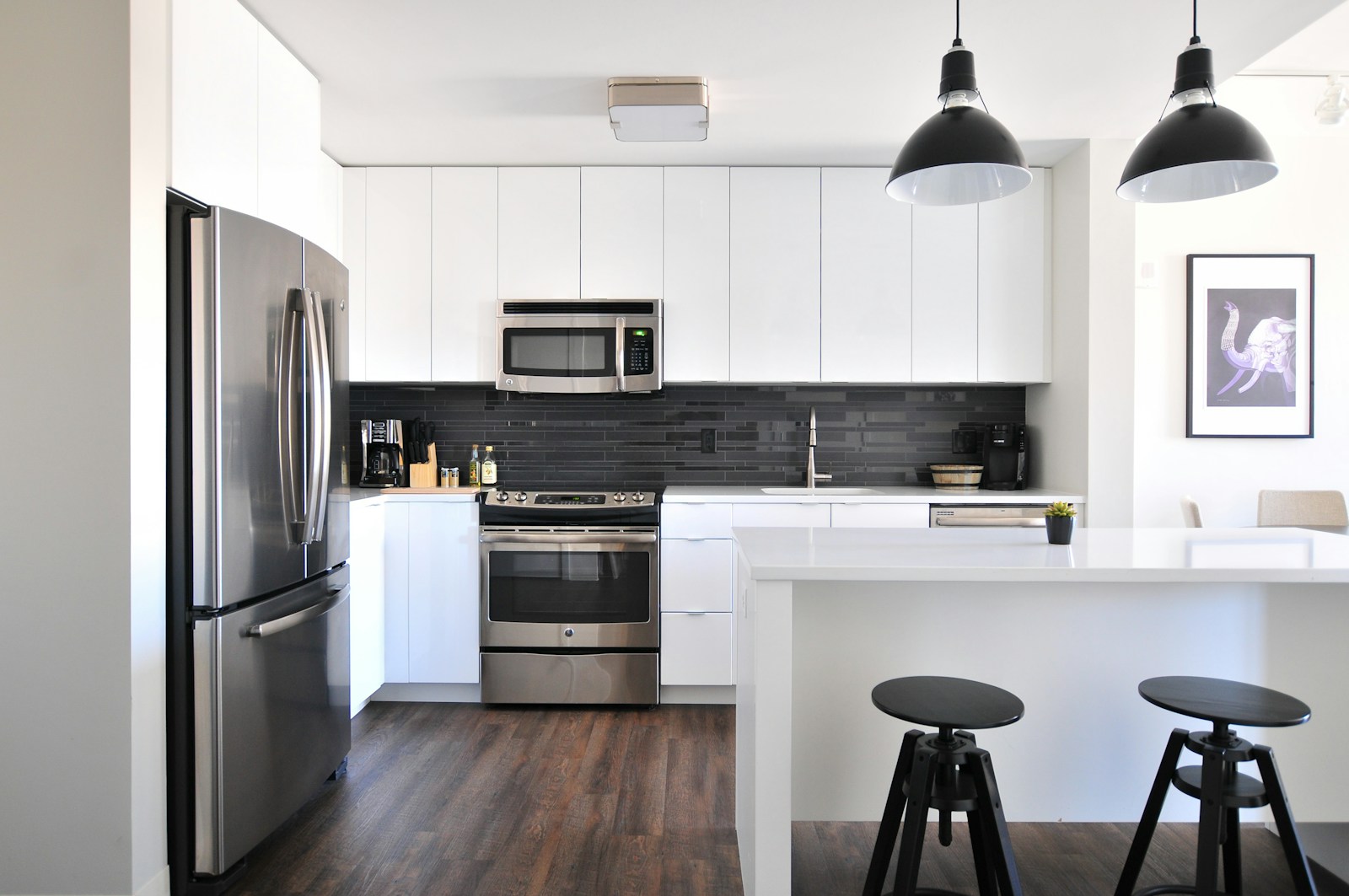 Kitchen renovation with marble island and oak joinery